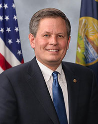 Official portrait of senator Steve  Daines